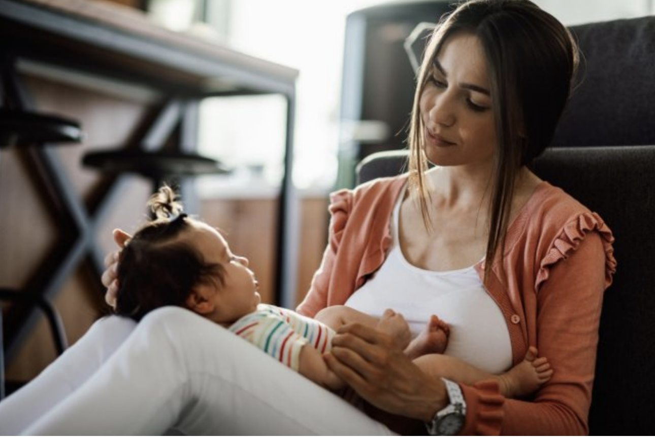 Mujeres y maternidad: cada vez más tardía y en solitario